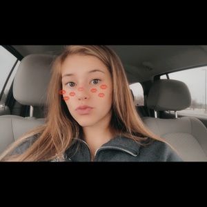 Meet your Posher, Elena